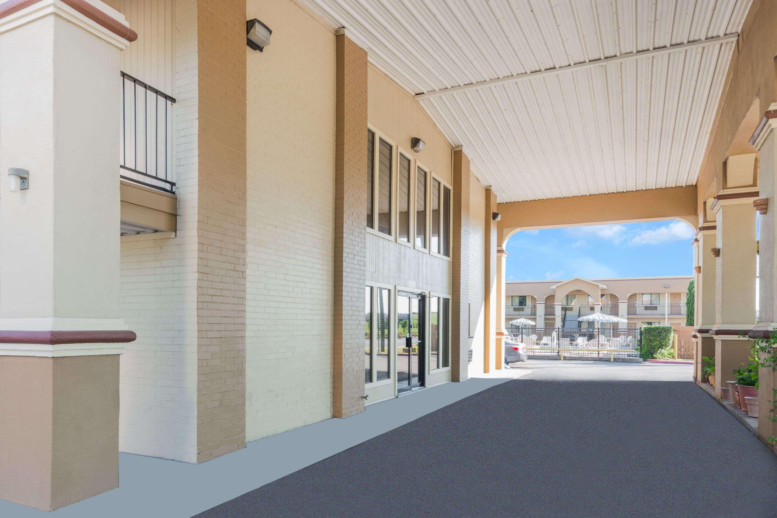 Days Inn By Wyndham San Marcos Exterior foto